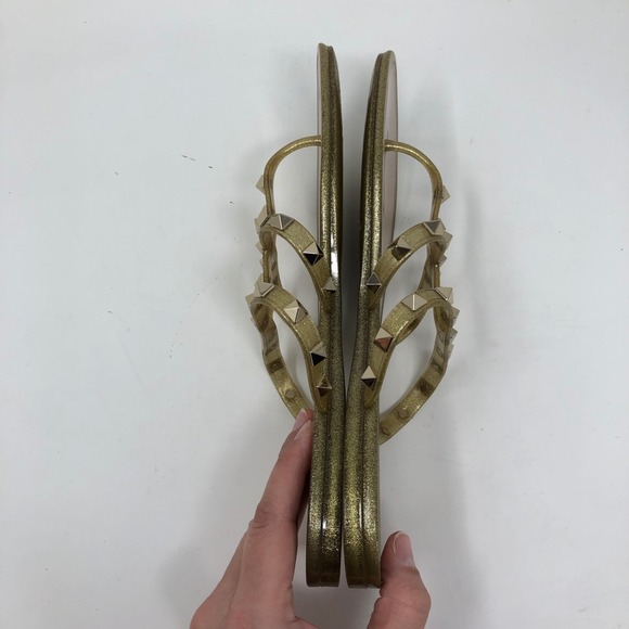 Valentino Studded Thong Flip Flop Sandal Womens 40 9 Gold Designer Old Money - Picture 5 of 9